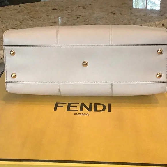 Fendi Peekaboo Medium/Vit. King Camel!!! - Picture 3 of 9